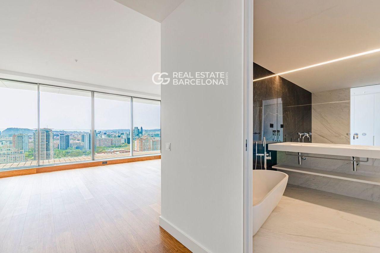 Flat in Barcelona, Spain, 386 m² - picture 7