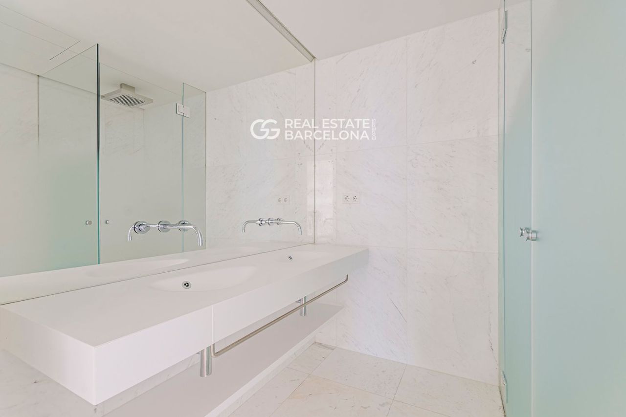Flat in Barcelona, Spain, 272 m² - picture 8
