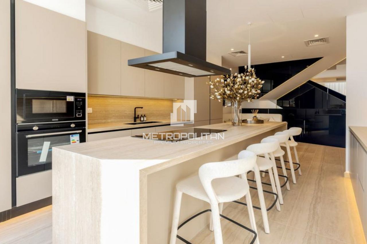 Villa in Dubai, UAE, 180 m² - picture 5