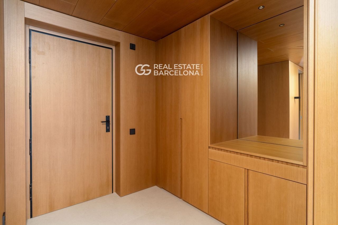 Flat in Barcelona, Spain, 201 m² - picture 10