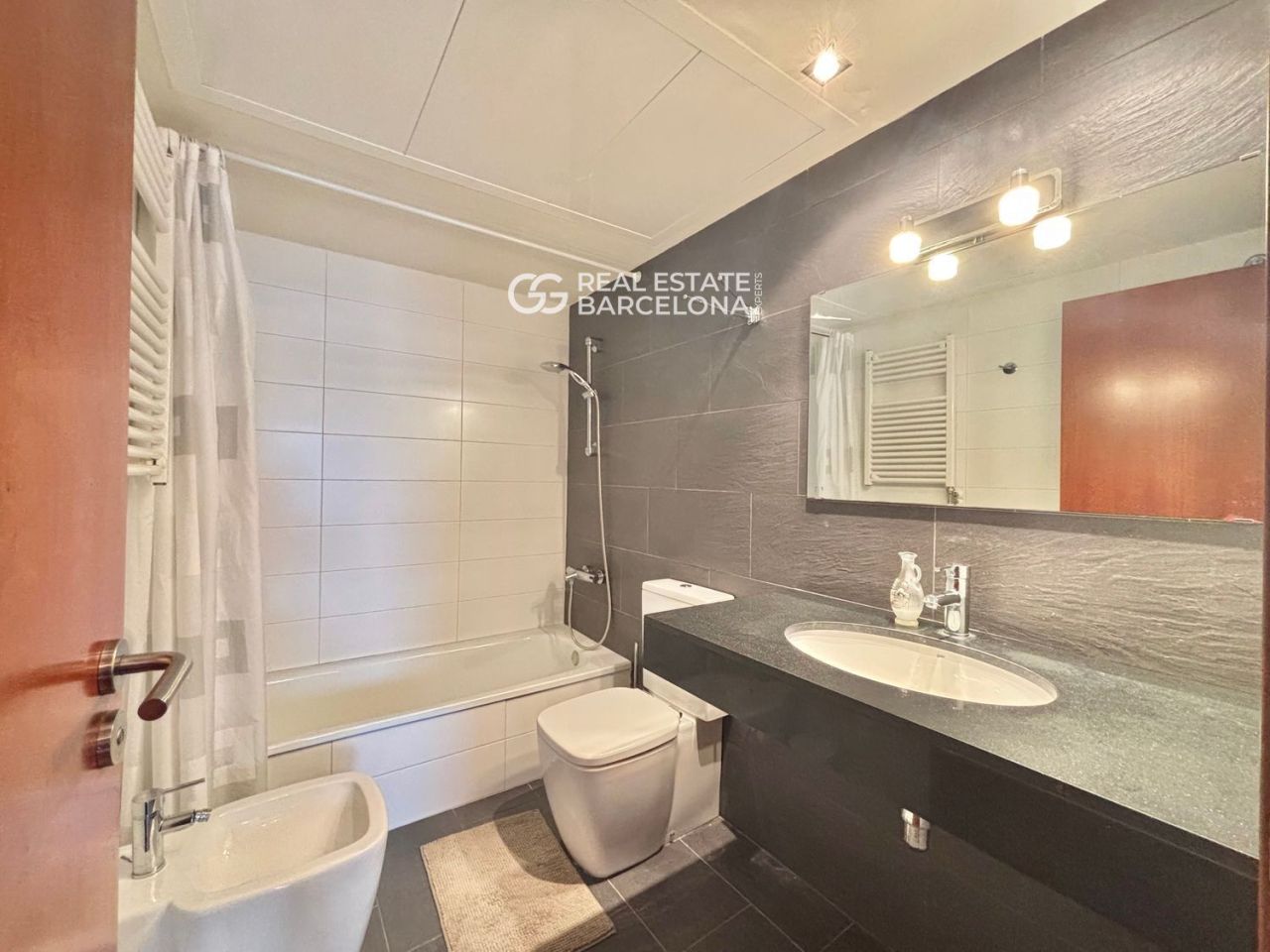 Flat in Barcelona, Spain, 78 m² - picture 17