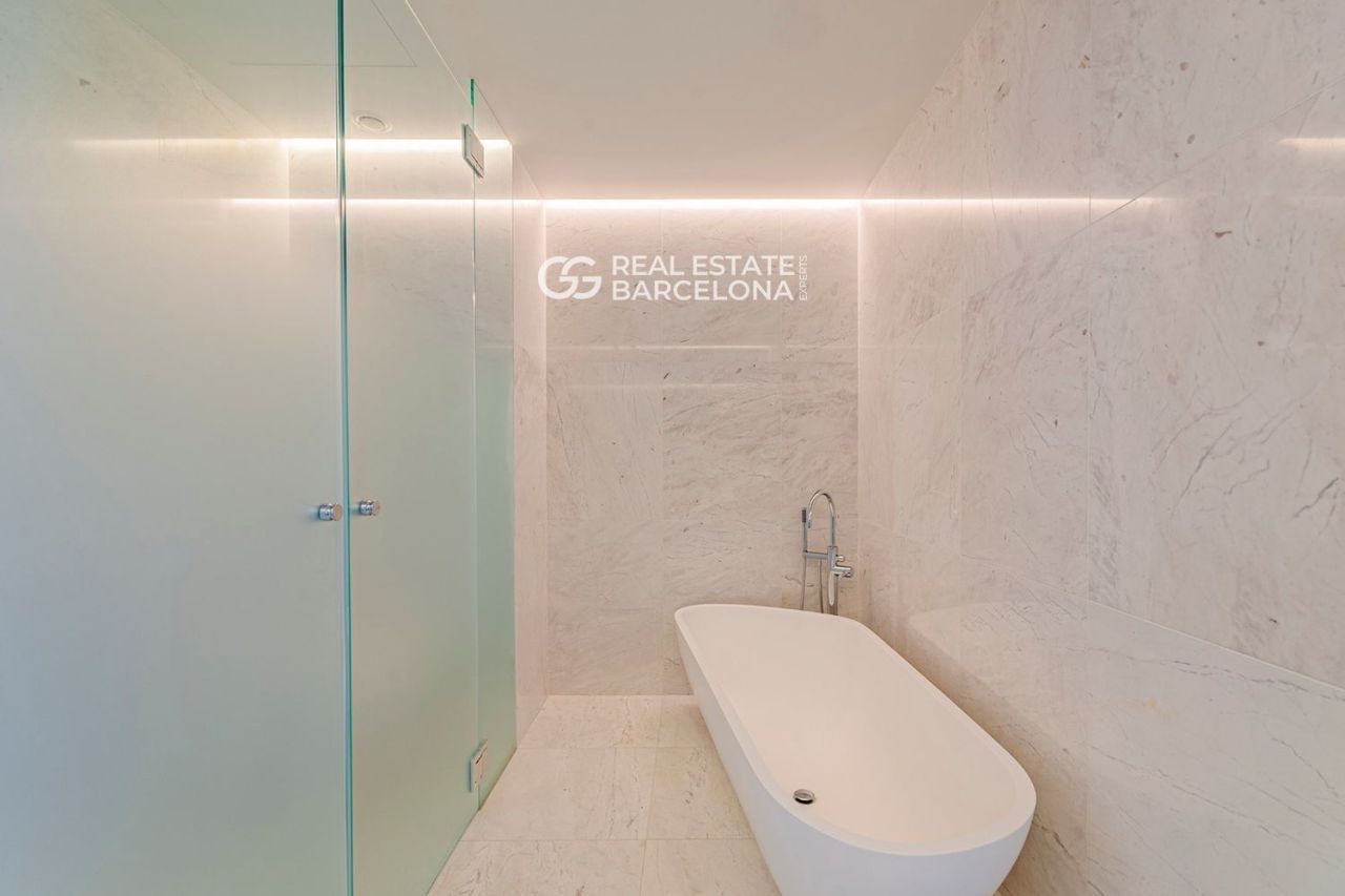 Flat in Barcelona, Spain, 194 m² - picture 18