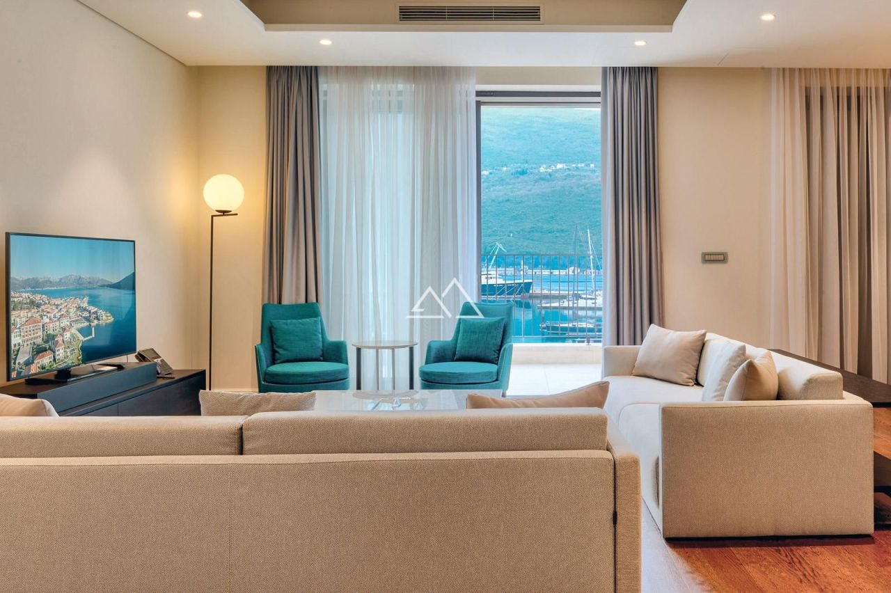 Apartment in Kumbor, Montenegro, 155 m² - picture 2