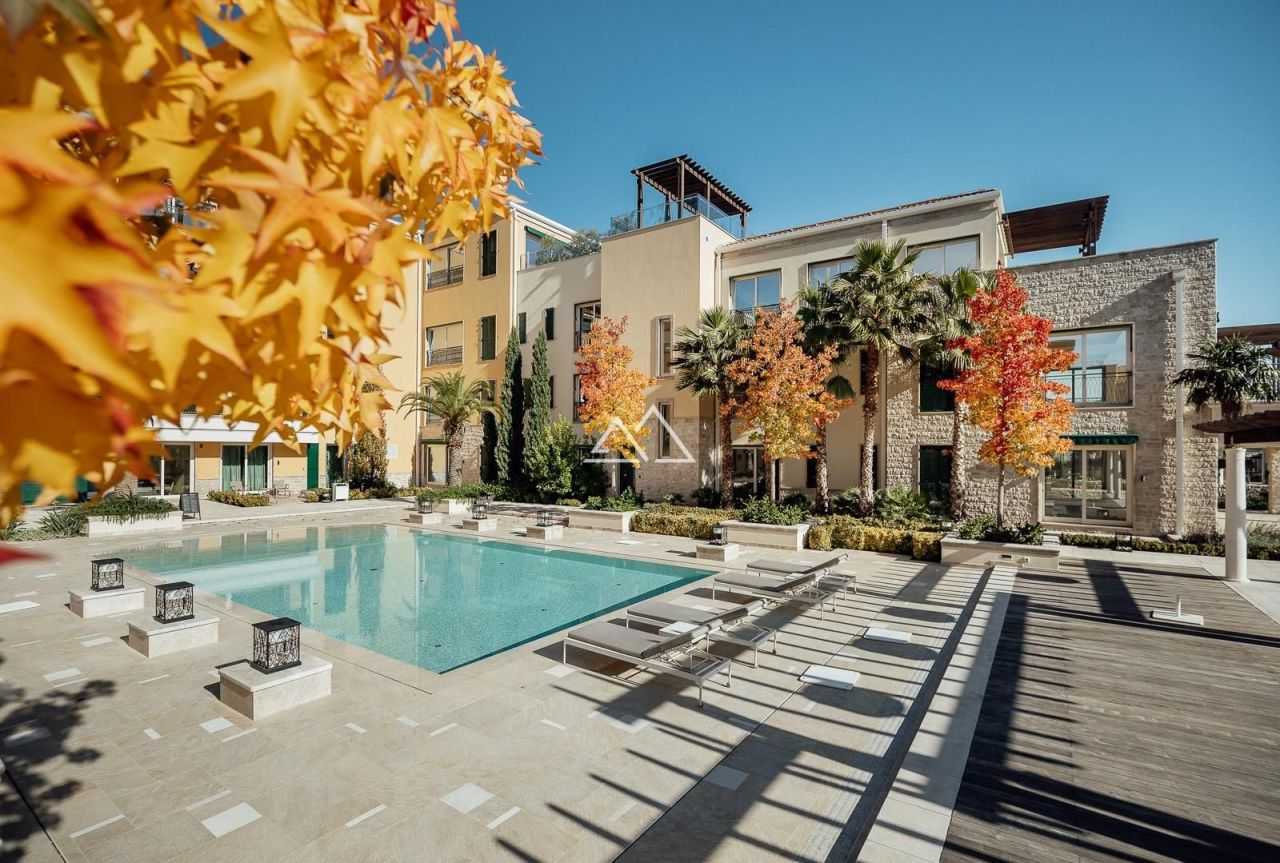 Apartment in Kumbor, Montenegro, 155 m² - picture 14