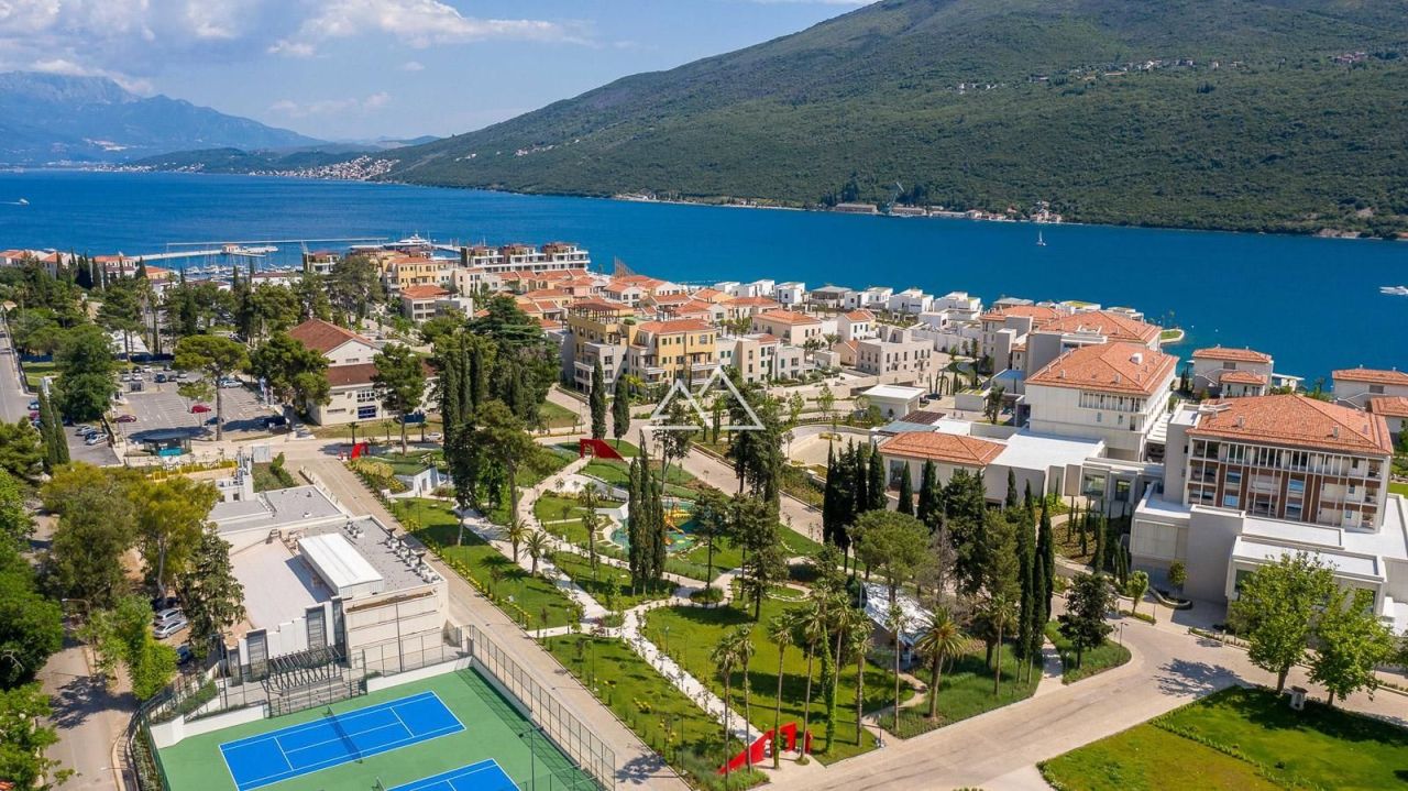 Apartment in Kumbor, Montenegro, 155 m² - picture 16