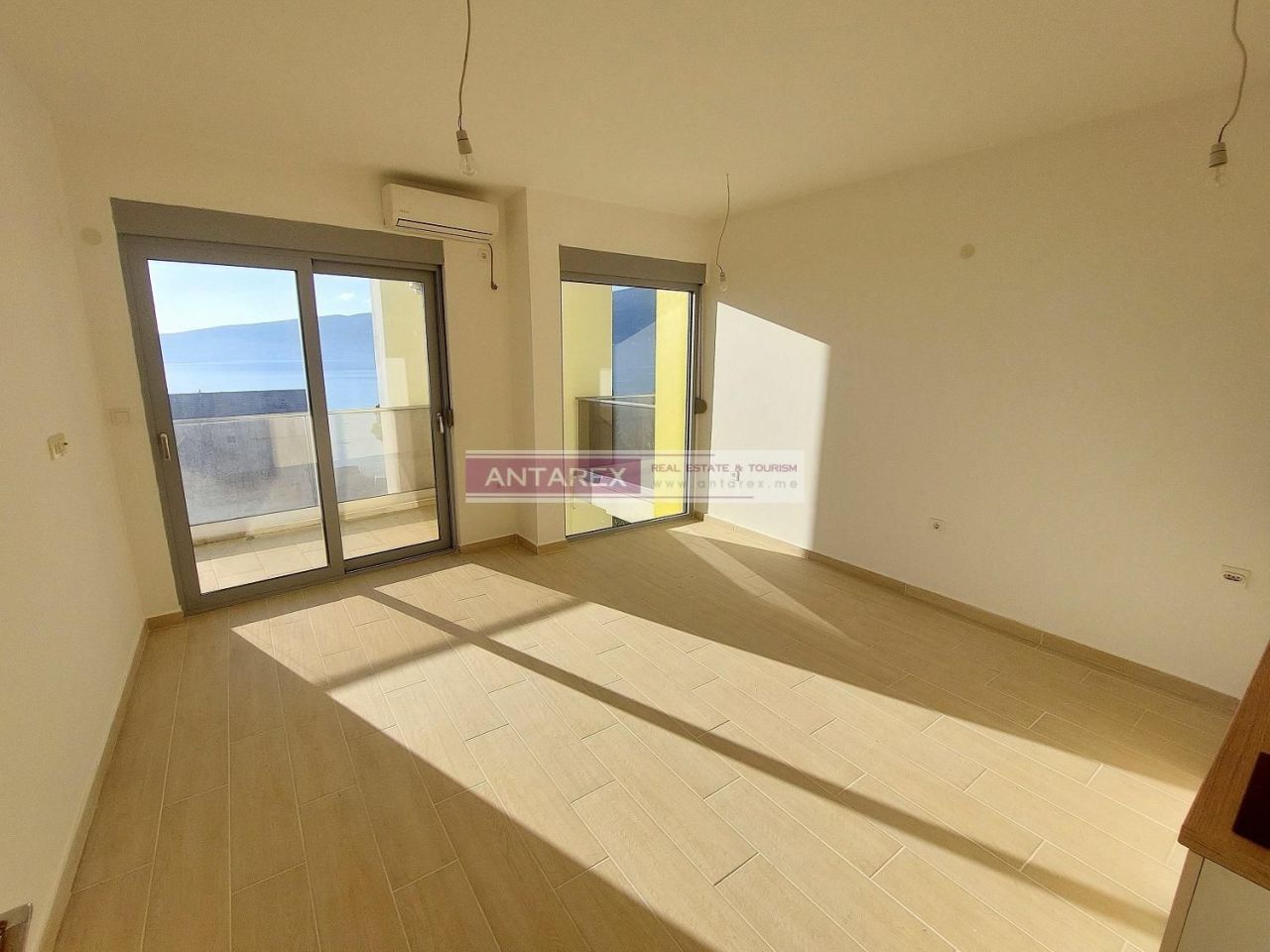 Apartment in Bijela, Montenegro, 41 m² - picture 2