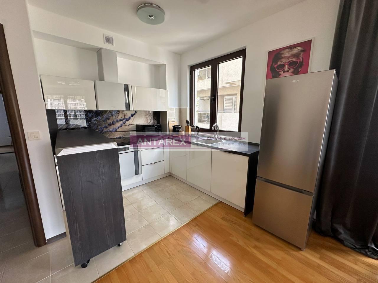 Apartamento en Budva, Montenegro, 83 m² - imagen 2