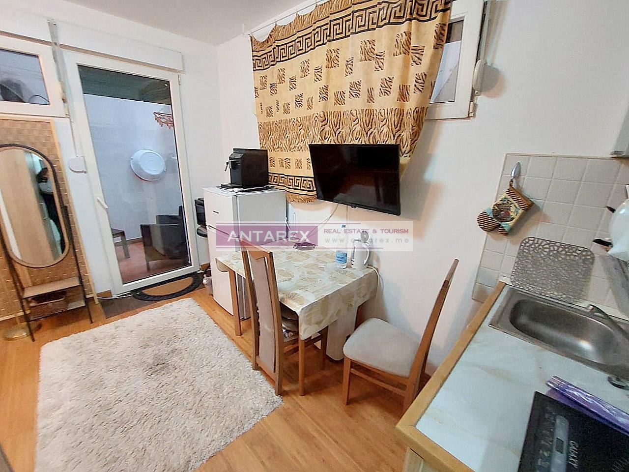 Apartment in Igalo, Montenegro, 26 m² - picture 2