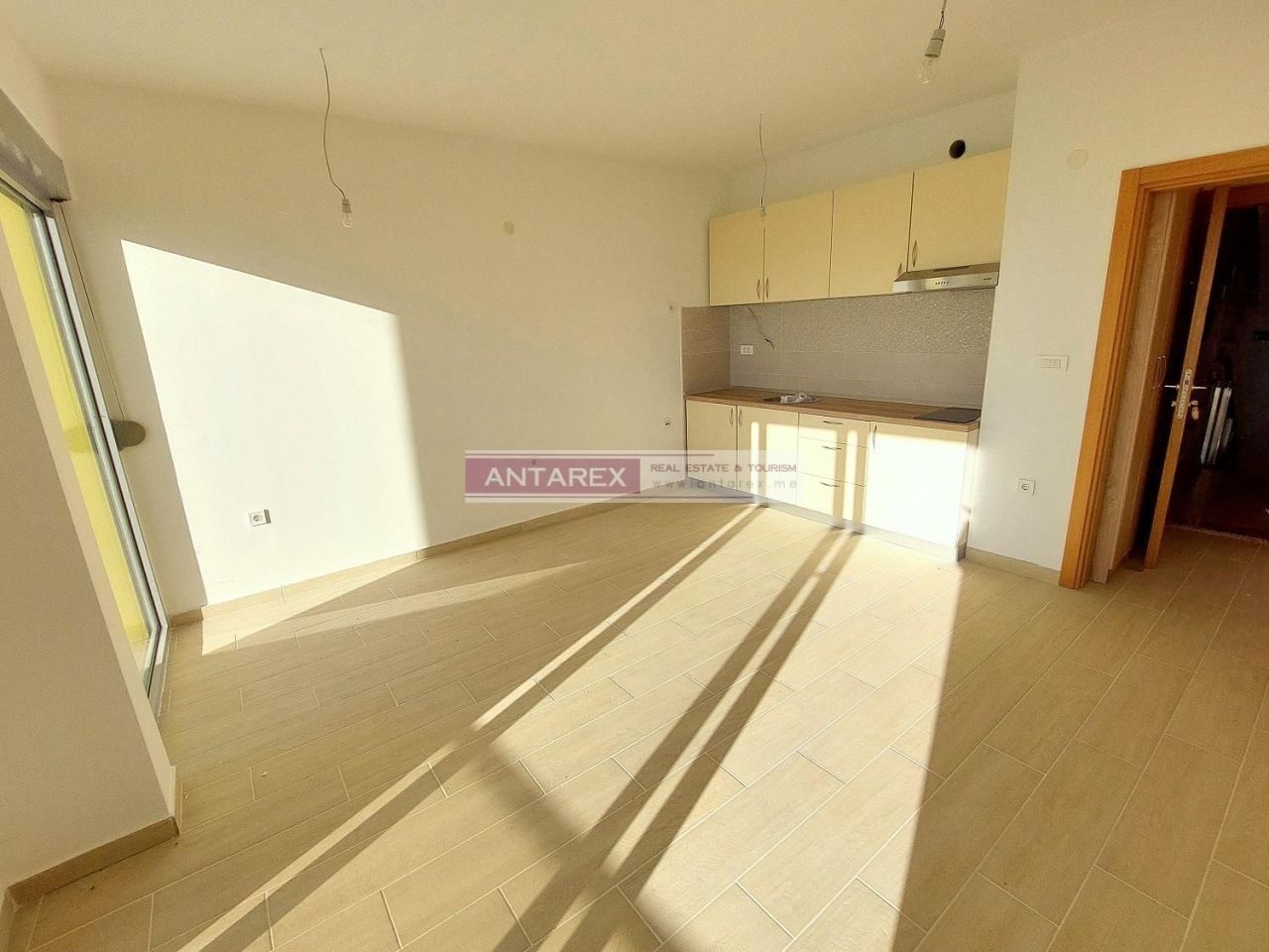 Apartment in Bijela, Montenegro, 41 m² - picture 3