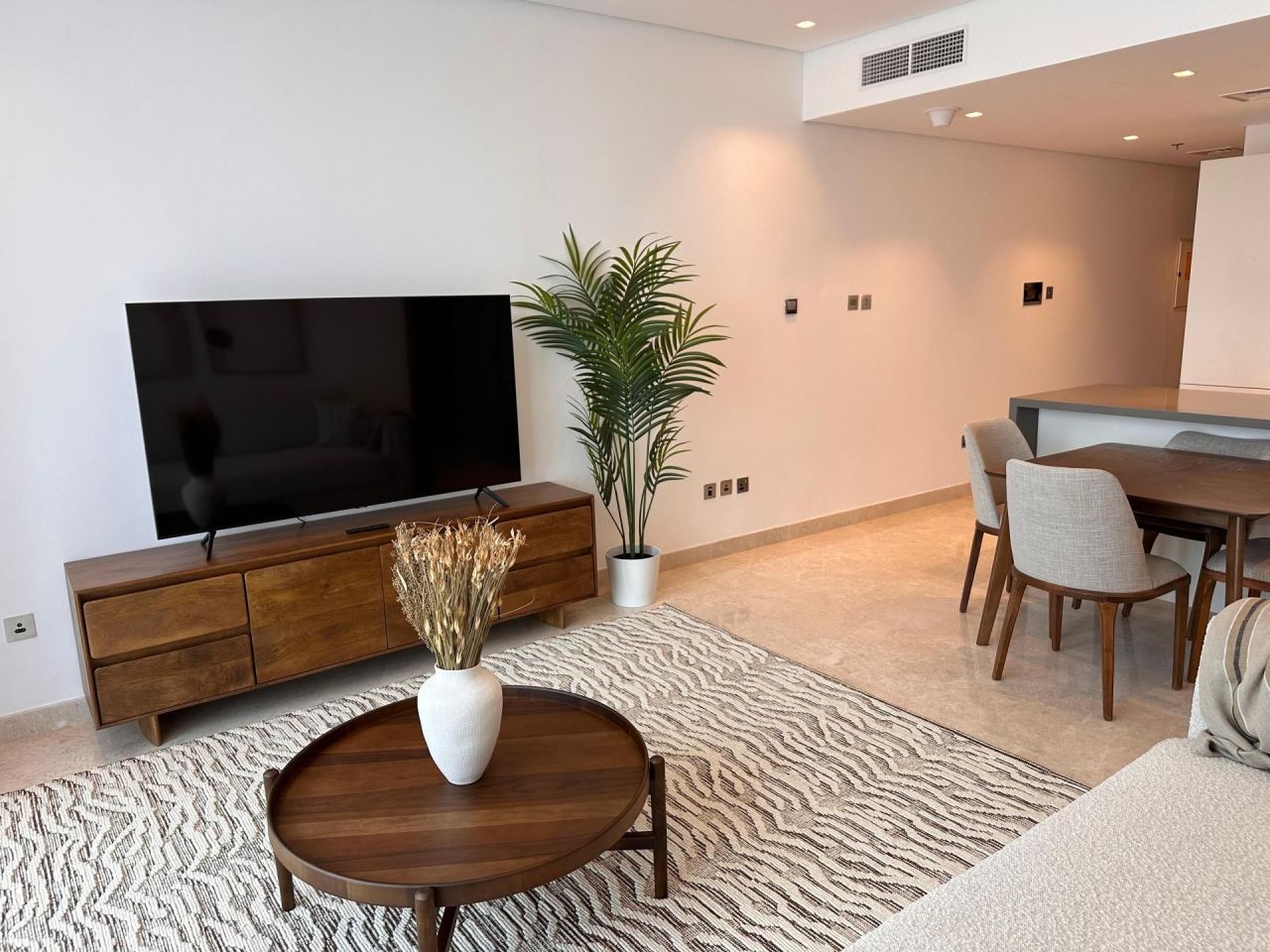 Flat in Dubai, UAE, 90.62 m² - picture 4