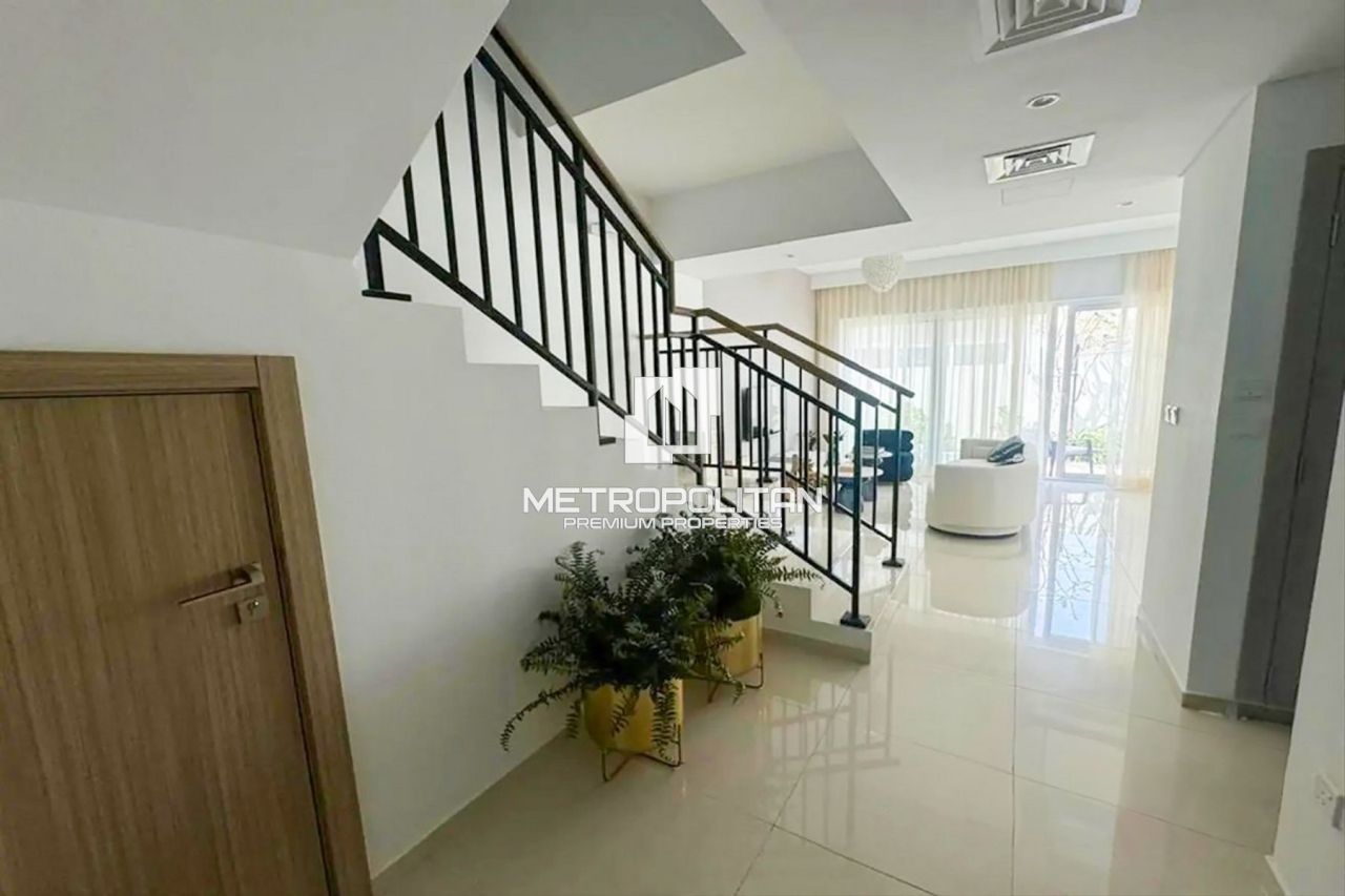 Townhouse in Dubai, UAE, 210 m² - picture 8