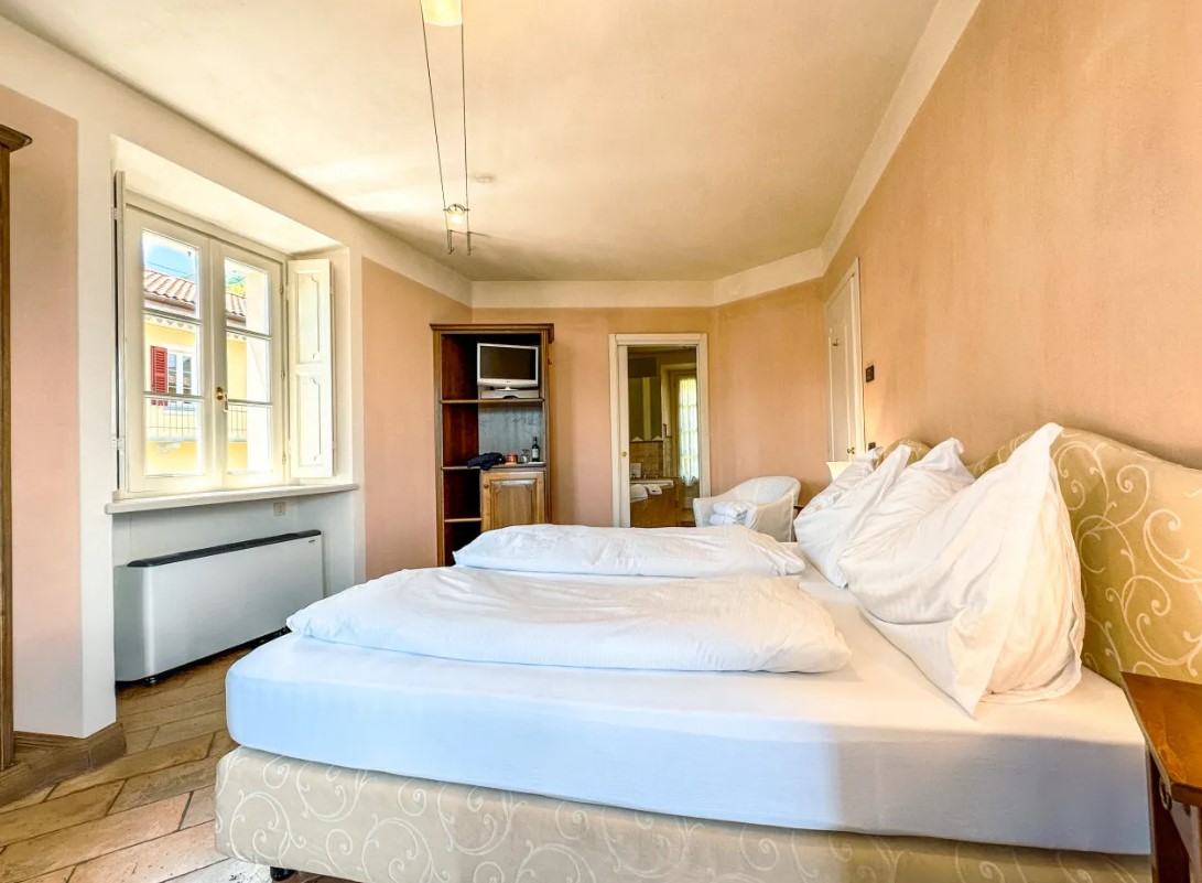 Hôtel à Oggebbio, Italie, 3 500 m² - image 11