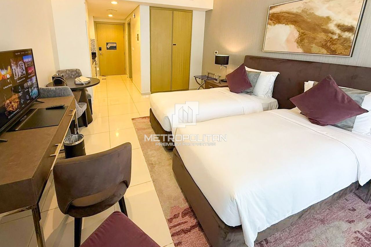 Apartment in Dubai, UAE, 40 m² - picture 1