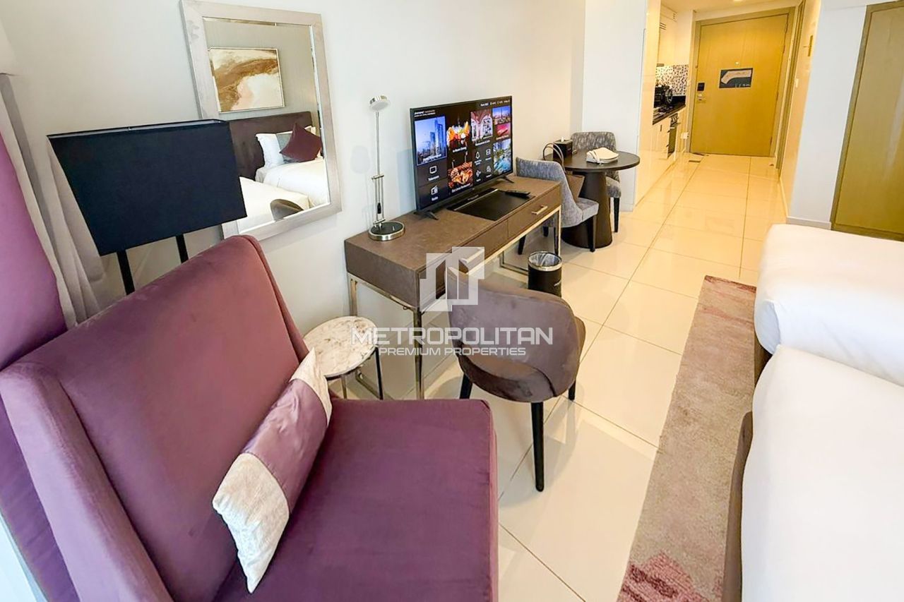 Apartment in Dubai, UAE, 40 m² - picture 4