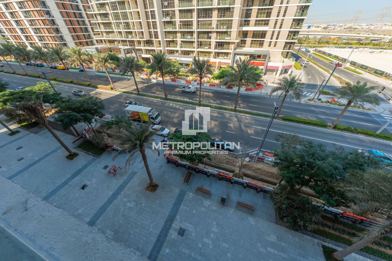 Apartment in Dubai, UAE, 97 m² - picture 11