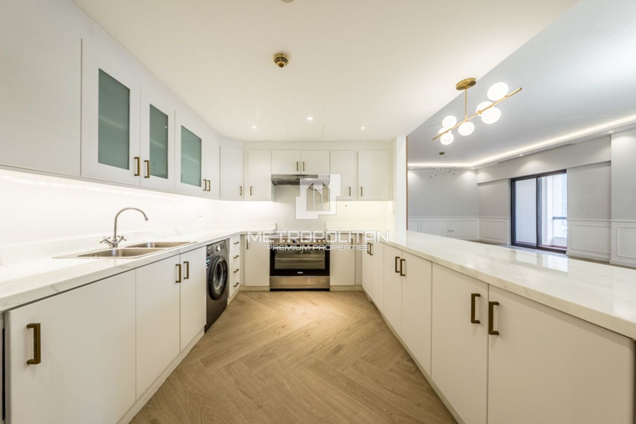 Apartment in Dubai, UAE, 252 m² - picture 13