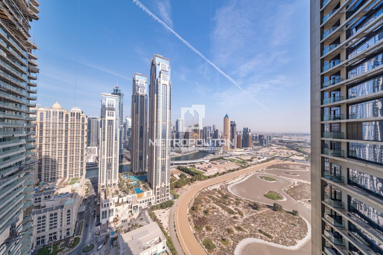 Apartment in Dubai, UAE, 63 m² - picture 14