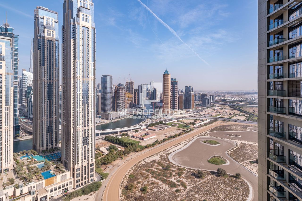 Apartment in Dubai, UAE, 63 m² - picture 15