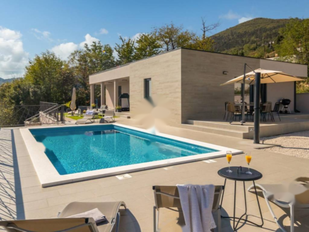 Maison à Opatija, Croatie, 163 m² - image 1