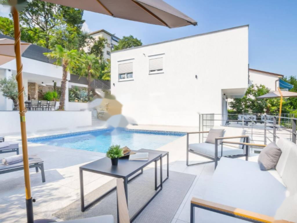 Casa en Opatija, Croacia, 225 m² - imagen 1