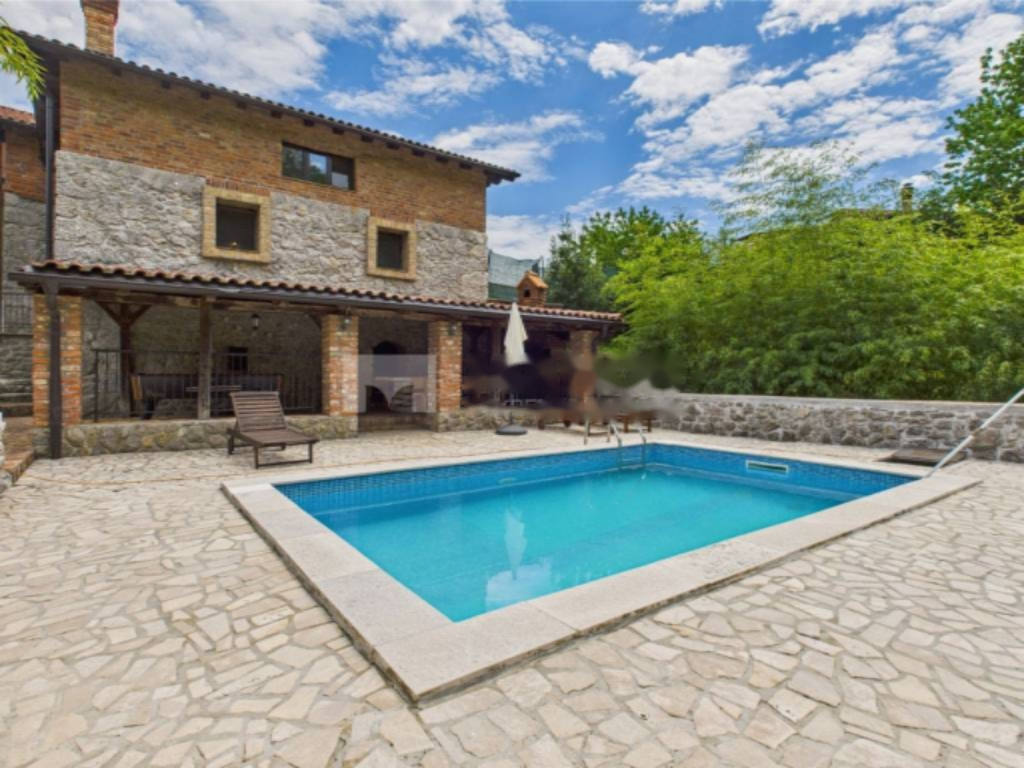 Maison à Opatija, Croatie, 511 m² - image 1