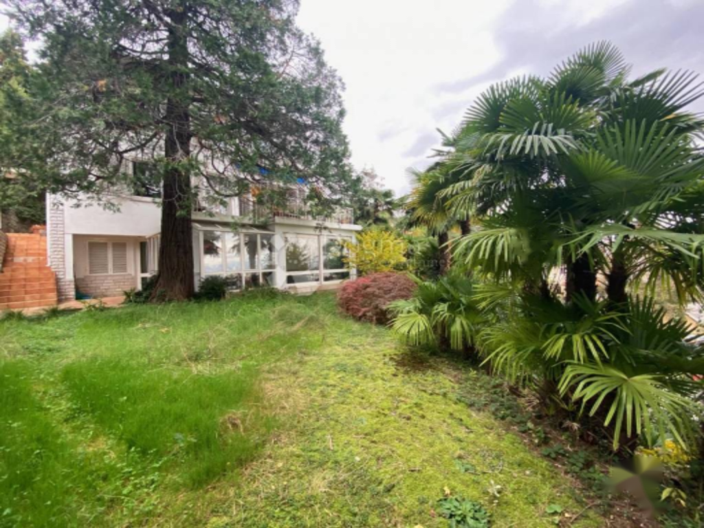 Casa en Opatija, Croacia, 200 m² - imagen 1