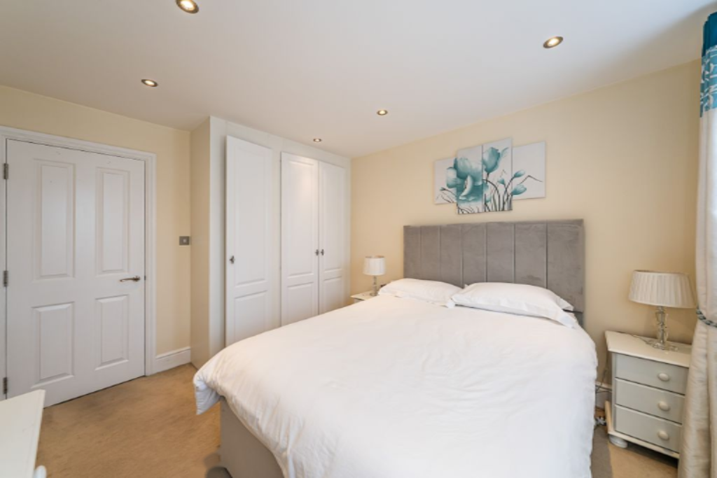 Flat in London, United Kingdom, 46 m² - picture 1