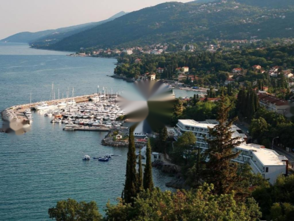 Piso en Opatija, Croacia, 240 m² - imagen 1