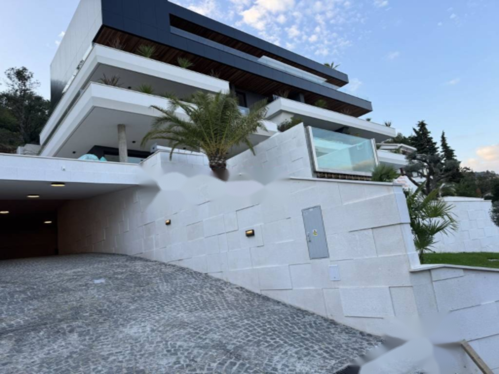 Flat in Opatija, Croatia, 238 m² - picture 1