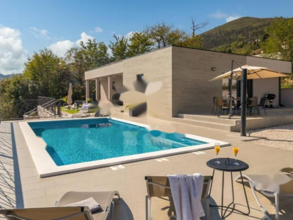 Casa a Opatija, Croazia, 150 m² - foto 1