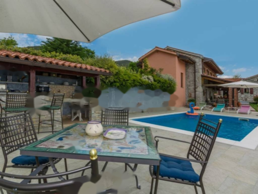 Casa a Opatija, Croazia, 223 m² - foto 1