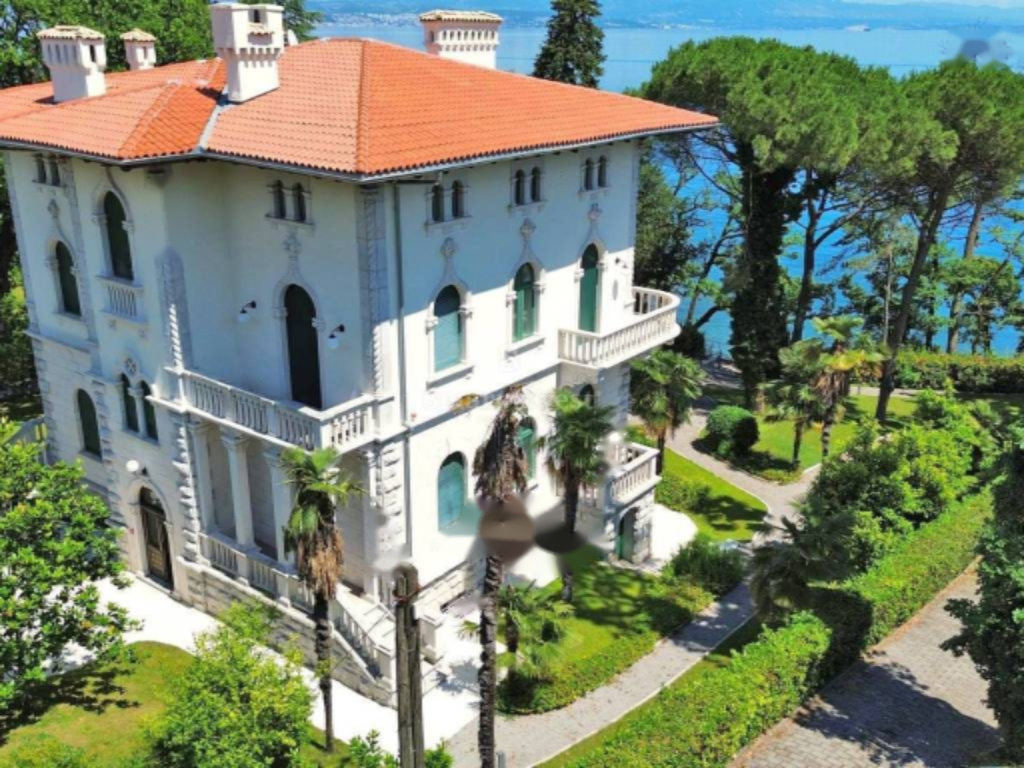 Casa en Opatija, Croacia, 600 m² - imagen 1
