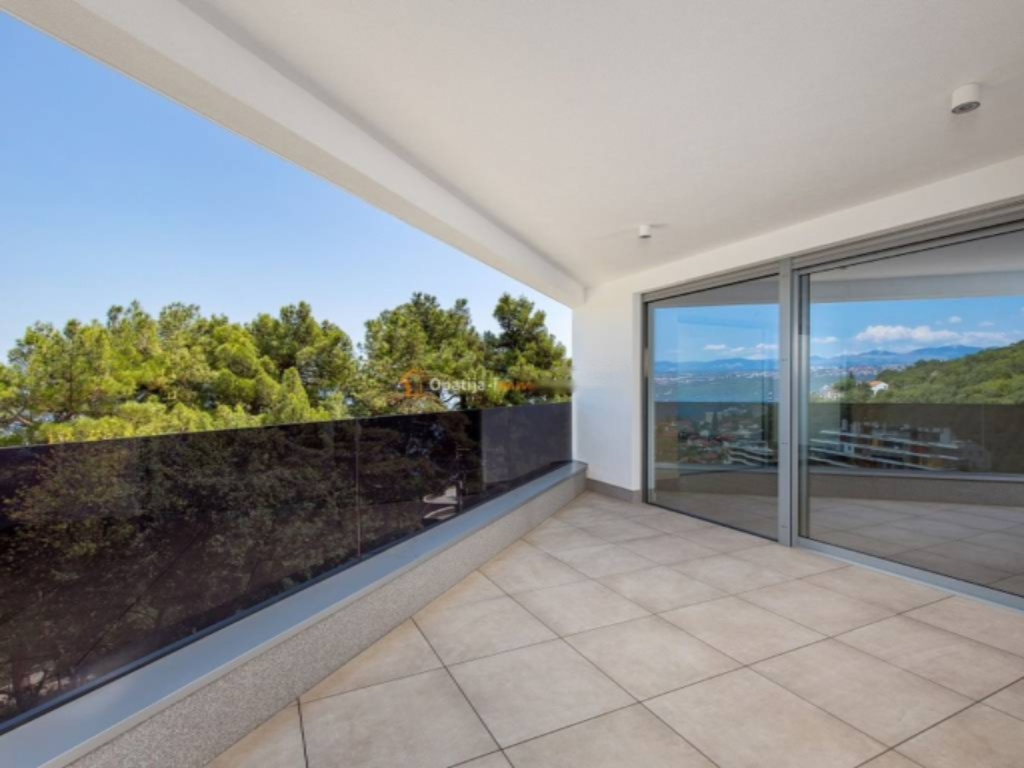 Flat in Opatija, Croatia, 261 m² - picture 1