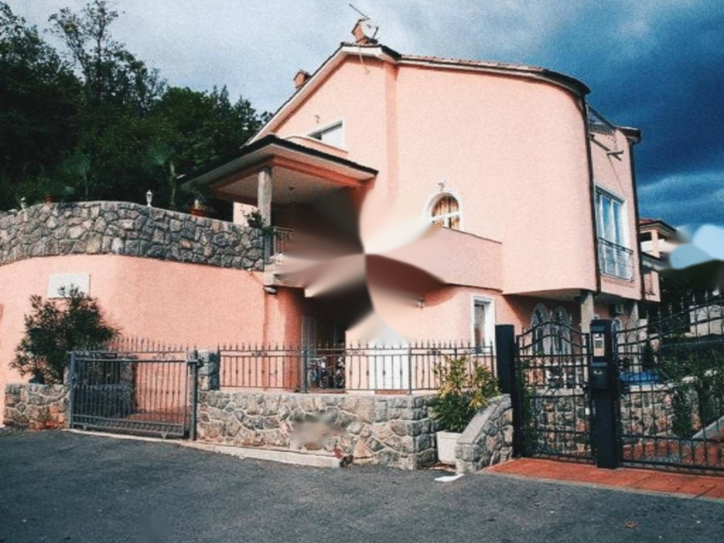 Maison à Opatija, Croatie, 390 m² - image 1