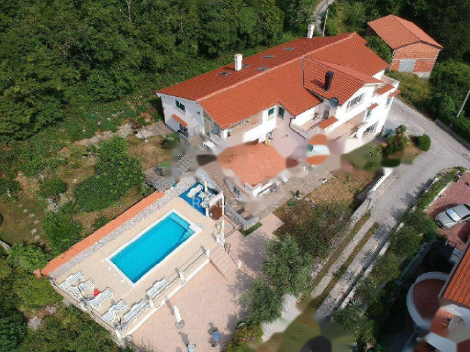 Casa a Opatija, Croazia, 1 000 m² - foto 1