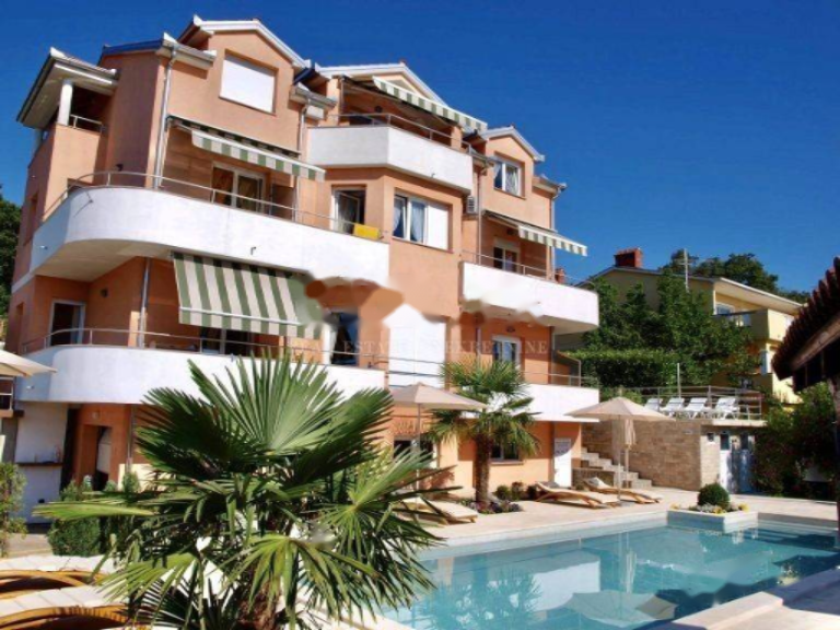 Casa en Opatija, Croacia, 500 m² - imagen 1