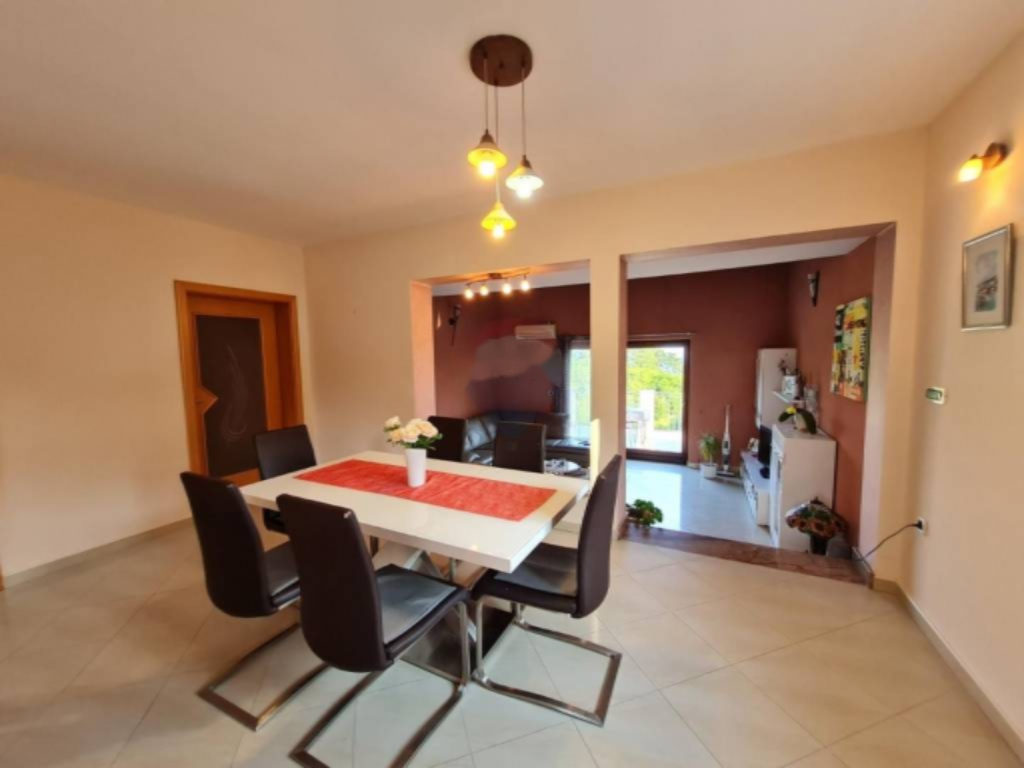 Casa a Opatija, Croazia, 400 m² - foto 1