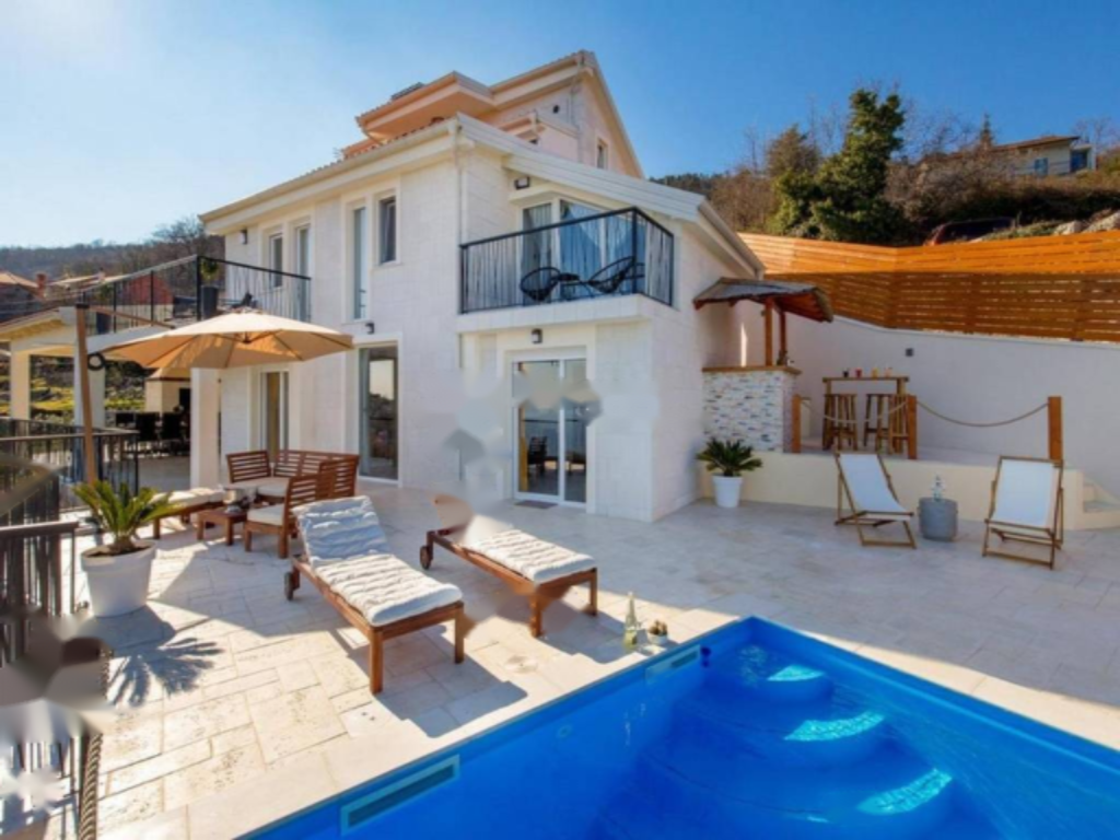 Casa a Opatija, Croazia, 180 m² - foto 1