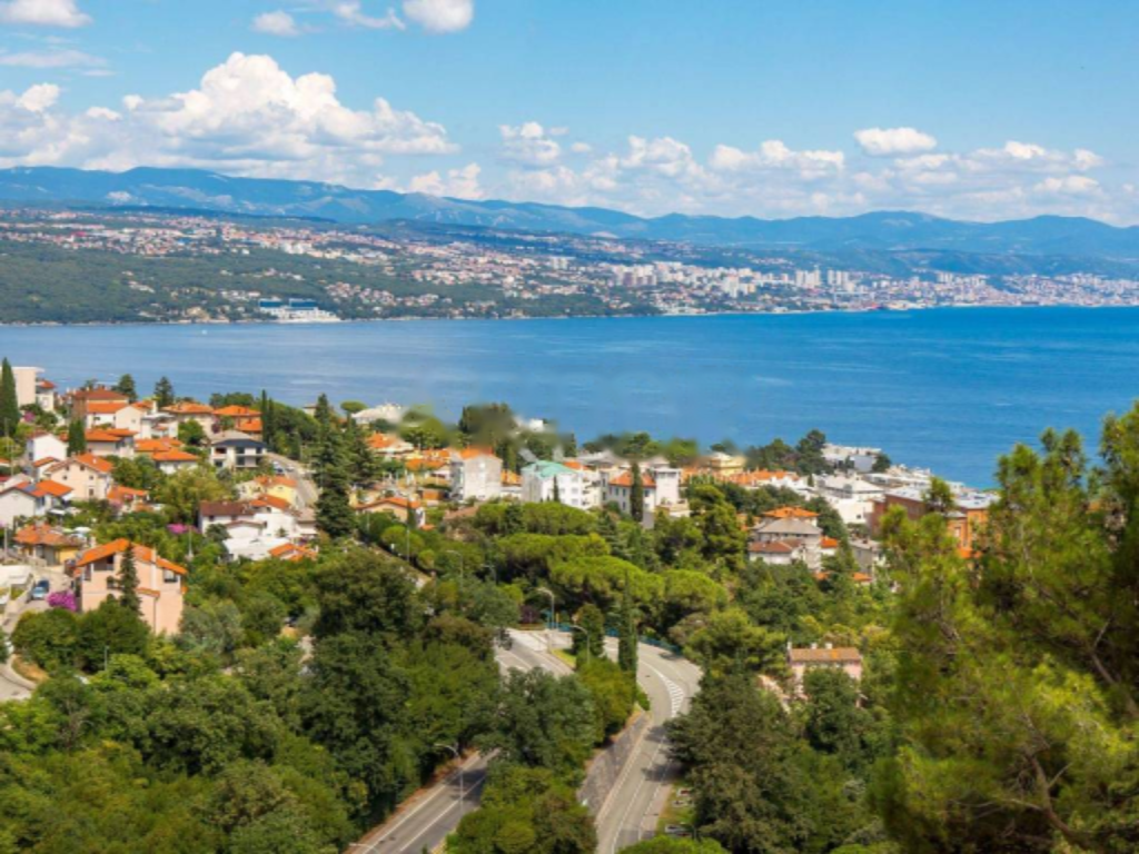 Piso en Opatija, Croacia, 261 m² - imagen 1