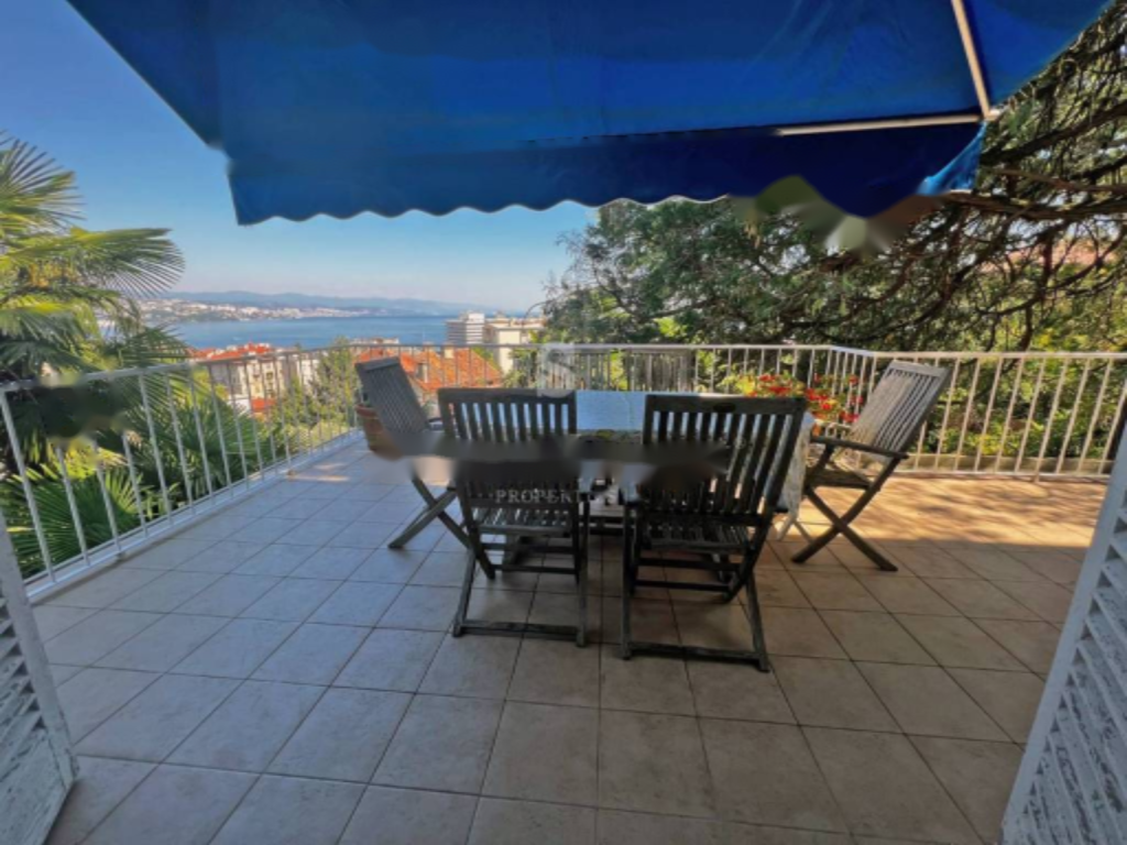 Maison à Opatija, Croatie, 213 m² - image 1