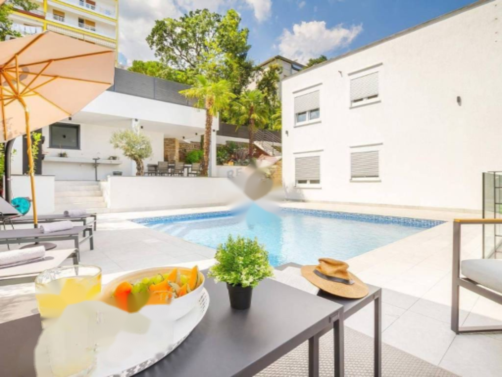 Casa en Opatija, Croacia, 250 m² - imagen 2