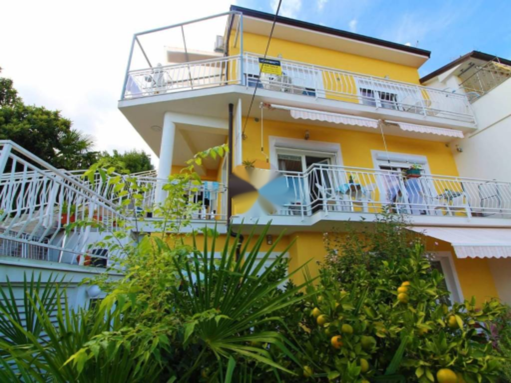 Maison à Opatija, Croatie, 280 m² - image 2