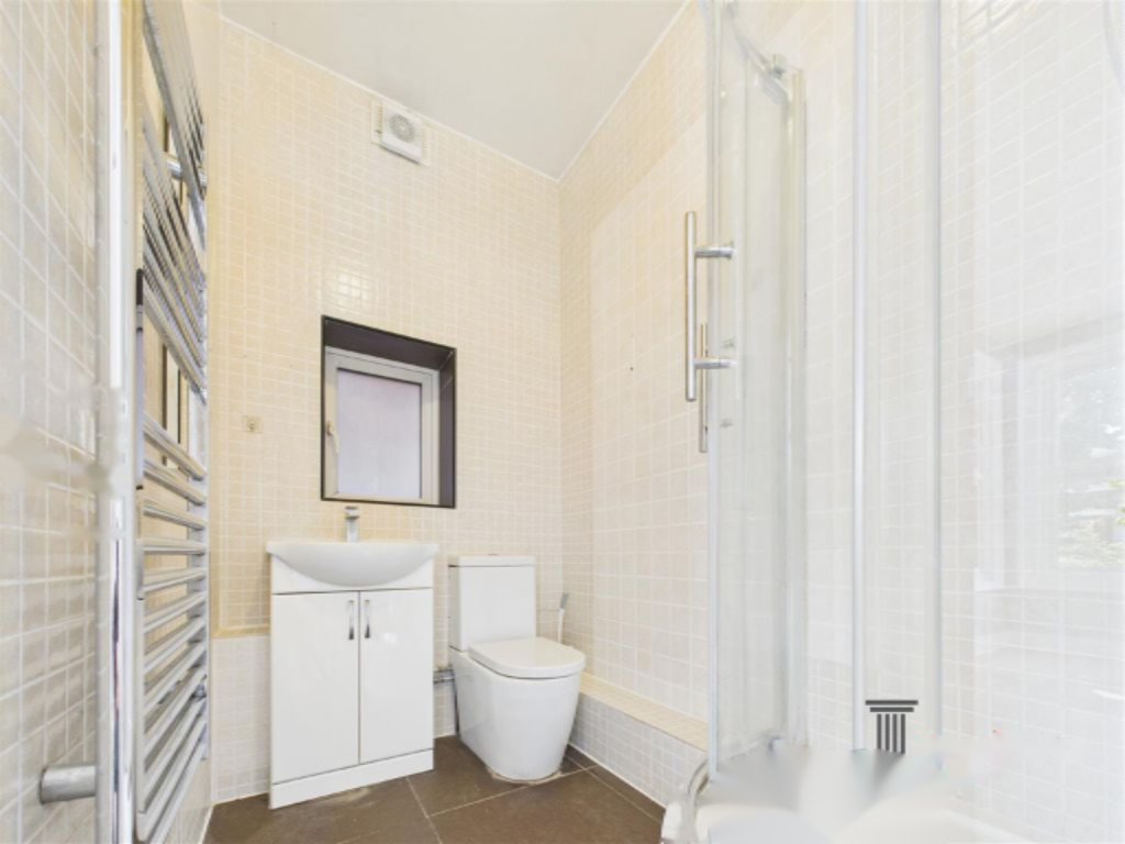 Flat in London, United Kingdom, 31 m² - picture 2