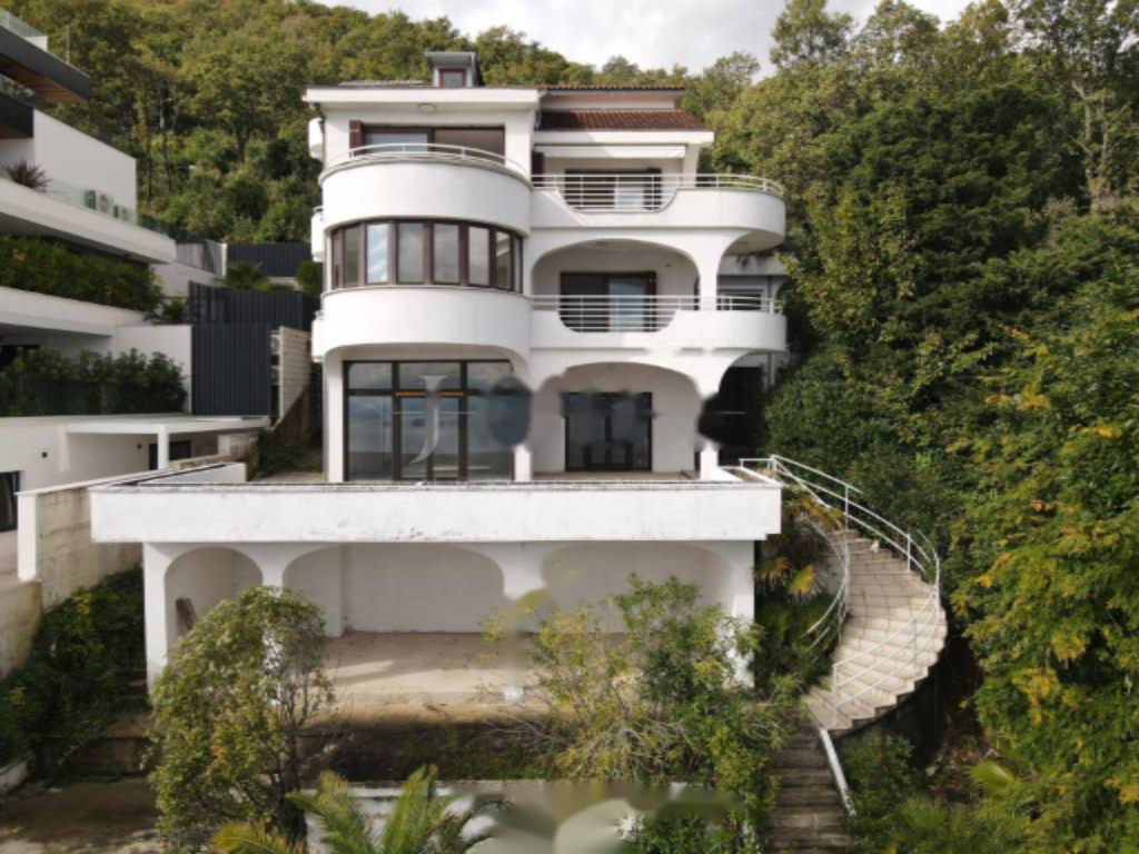 Flat in Opatija, Croatia, 281 m² - picture 2