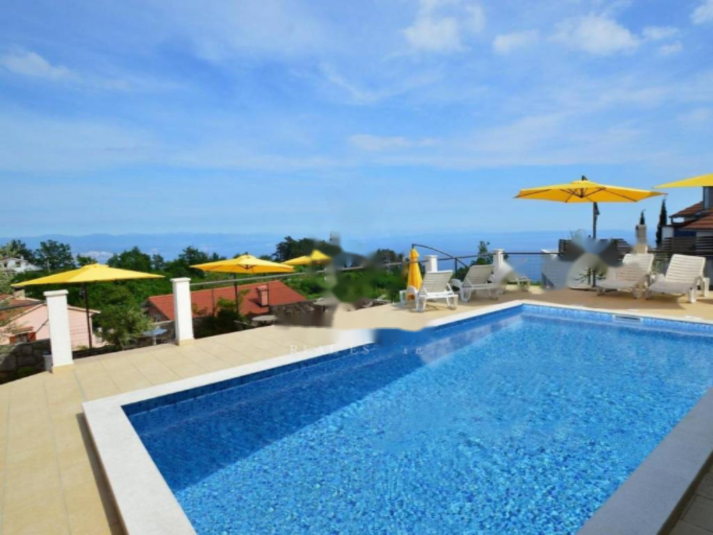 Maison à Opatija, Croatie, 809 m² - image 2