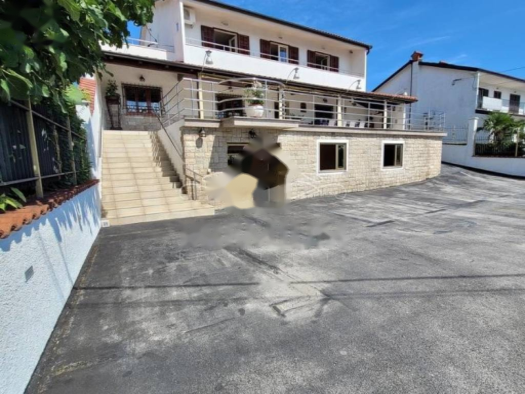 House in Opatija, Croatia, 542 m² - picture 3