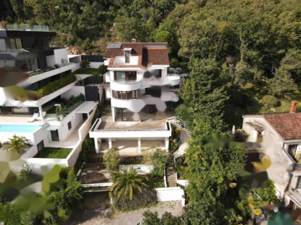 Flat in Opatija, Croatia, 281 m² - picture 4