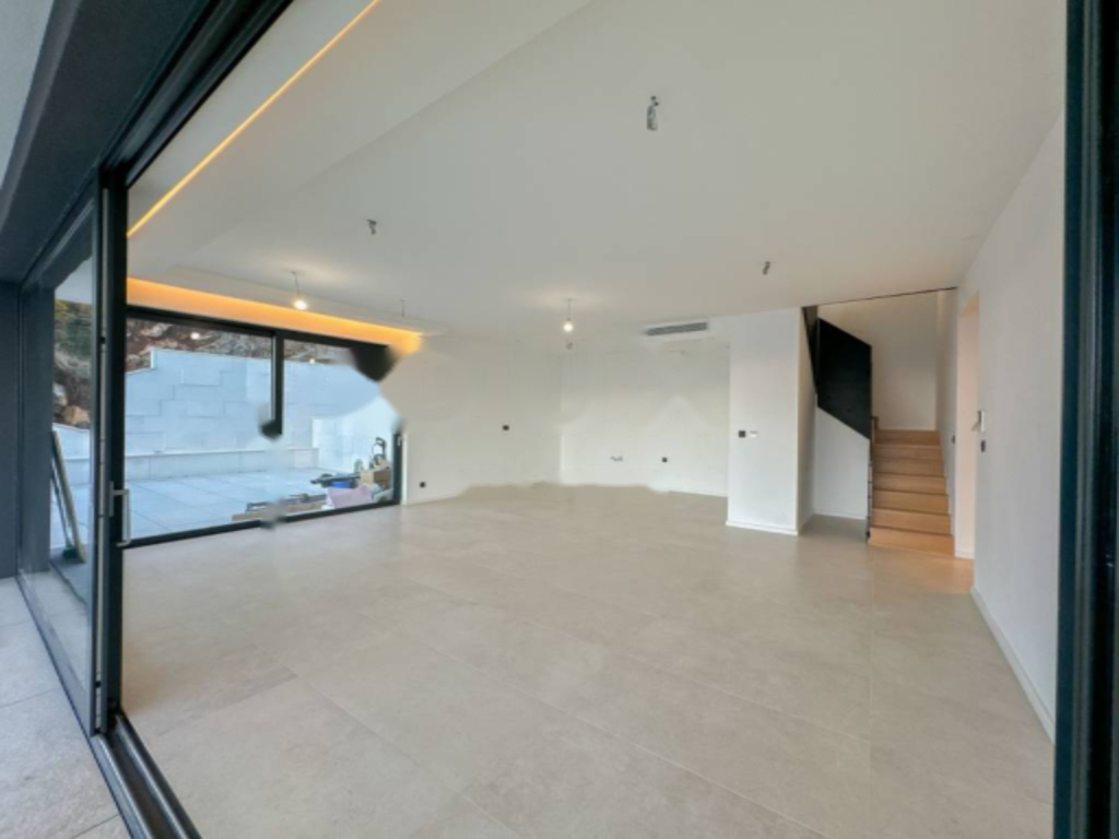 Flat in Opatija, Croatia, 238 m² - picture 7