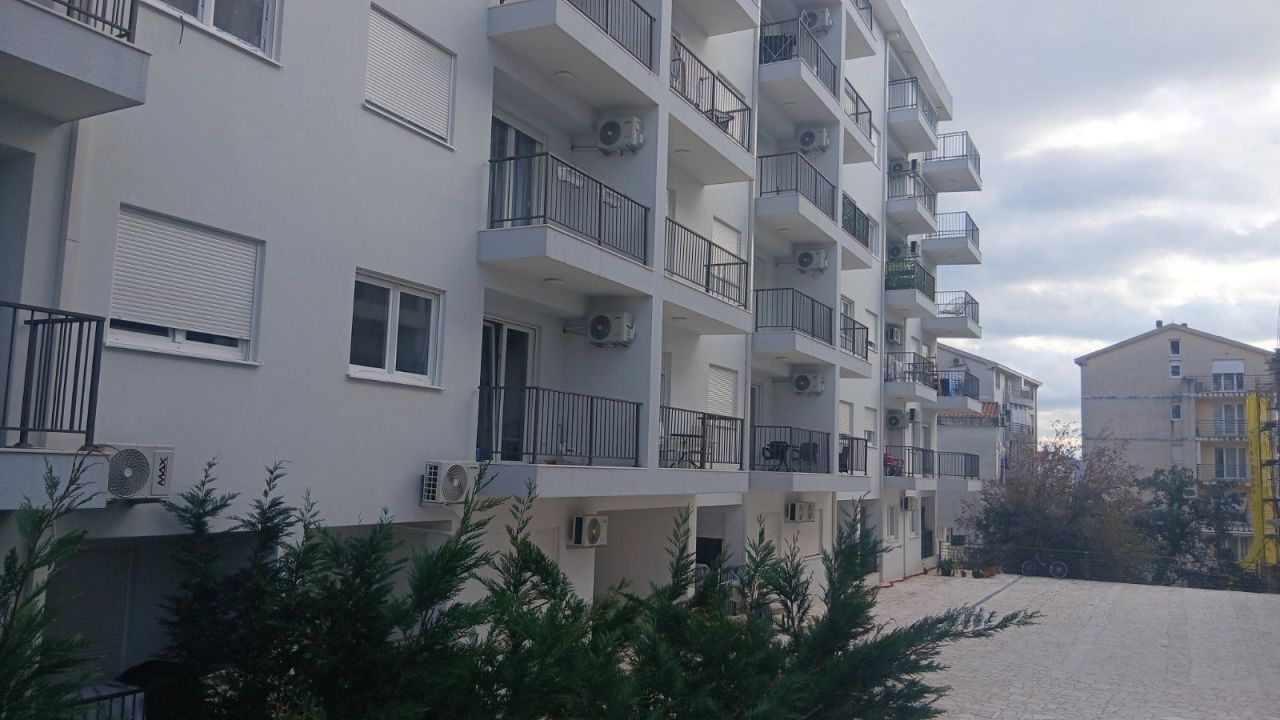 Flat in Budva, Montenegro, 52 m² - picture 1