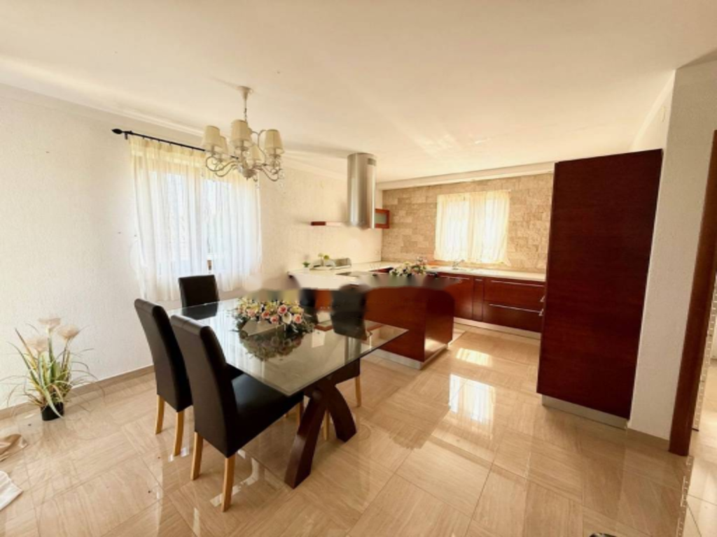 Maison à Opatija, Croatie, 280 m² - image 9